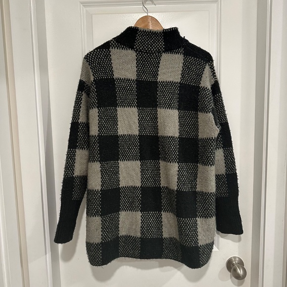 My Style | Women’s Large Black and Cream Gray Plaid Quater Zip Sweater - Picture 2 of 9